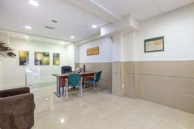 Kontor til leje i Granada by - € 700 (Ref: 7425086)