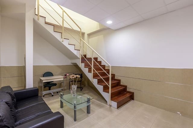 Kontor til leje i Granada by - € 700 (Ref: 7425086)