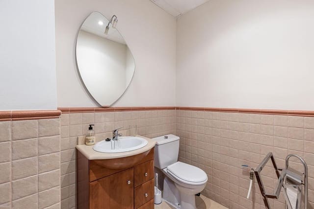 Kontor til leje i Granada by - € 700 (Ref: 7425086)