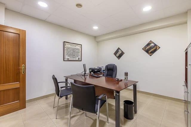 Kontor til leje i Granada by - € 700 (Ref: 7425086)