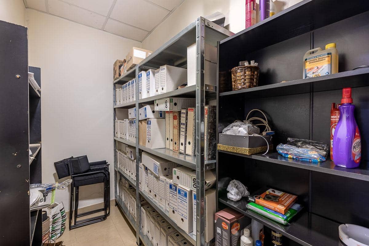 Kontor til leje i Granada by - € 700 (Ref: 7425086)