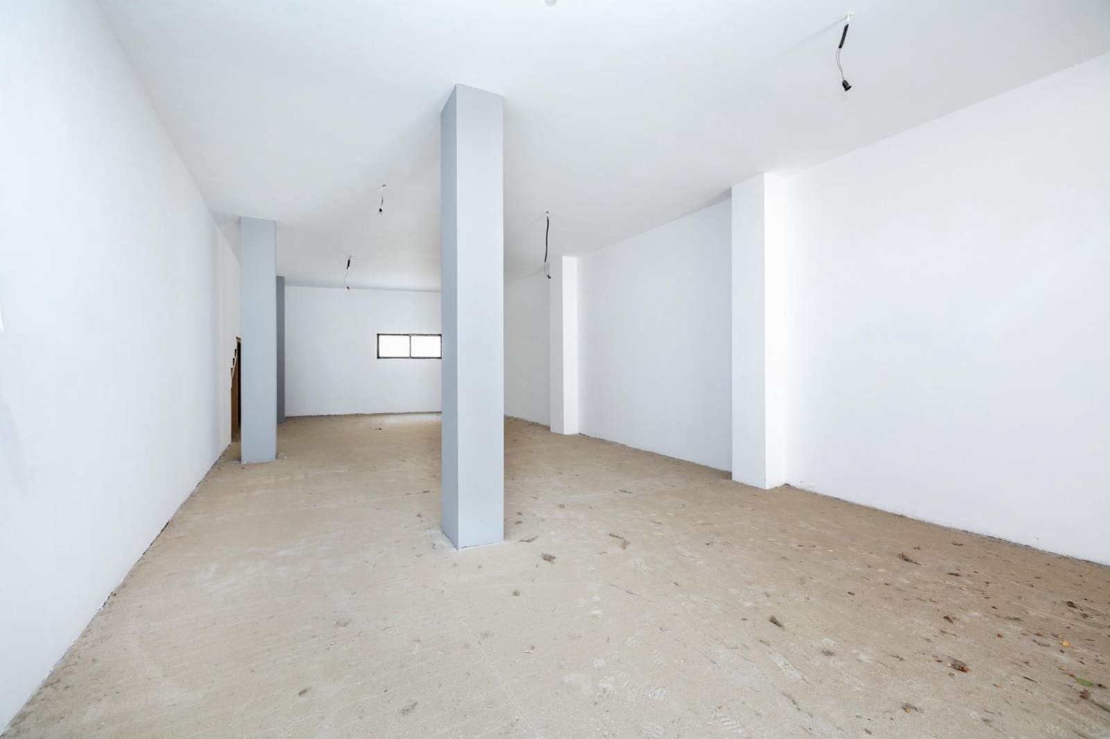 Commercial for sale in Granada city - € 143,000 (Ref: 7467341)