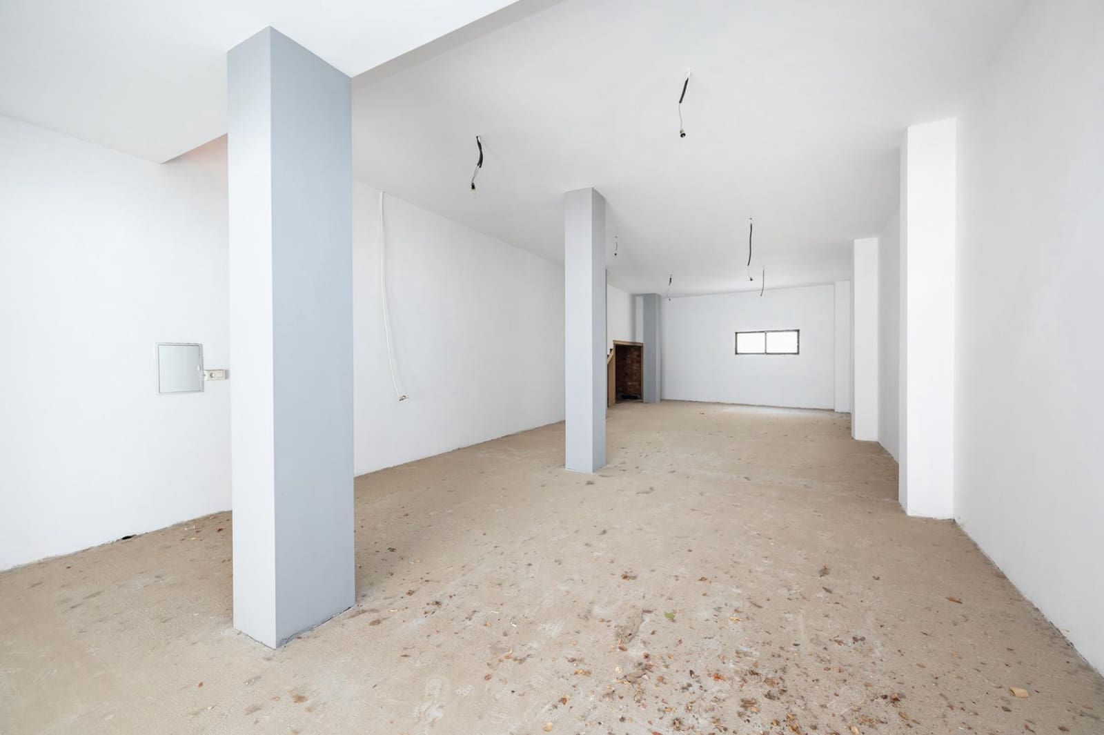 Commercial for sale in Granada city - € 143,000 (Ref: 7467341)