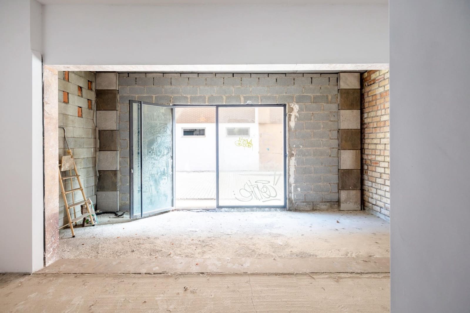 Commercial for sale in Granada city - € 143,000 (Ref: 7467341)