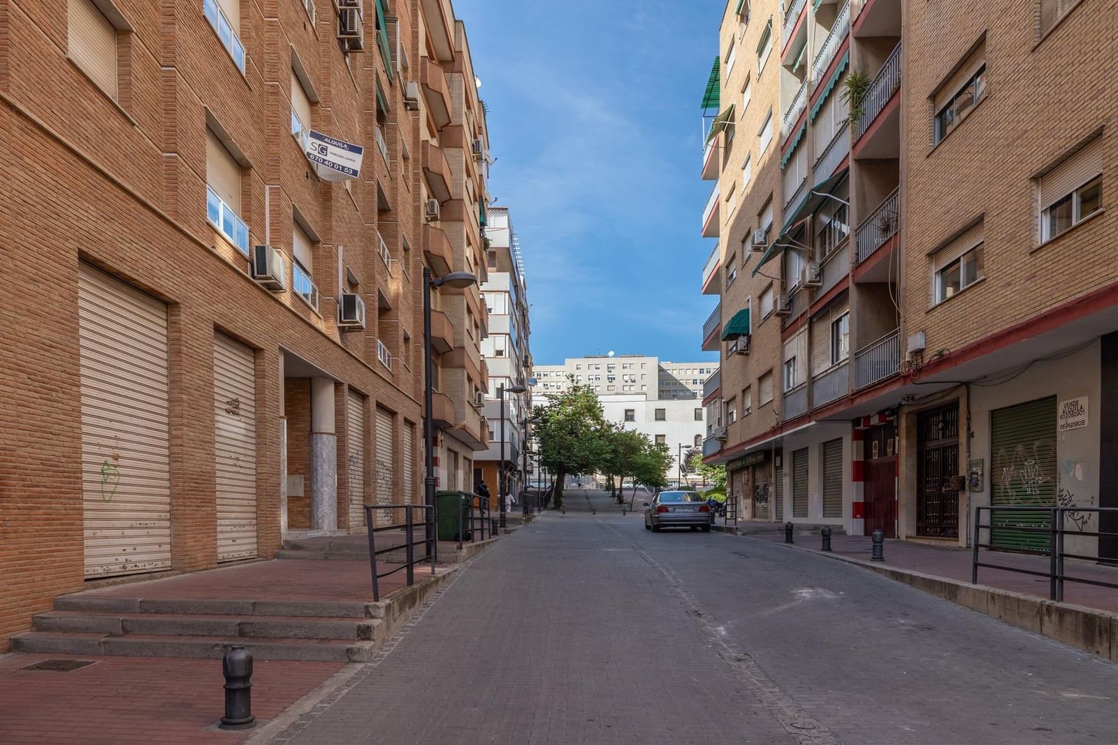 Commercial for sale in Granada city - € 143,000 (Ref: 7467341)