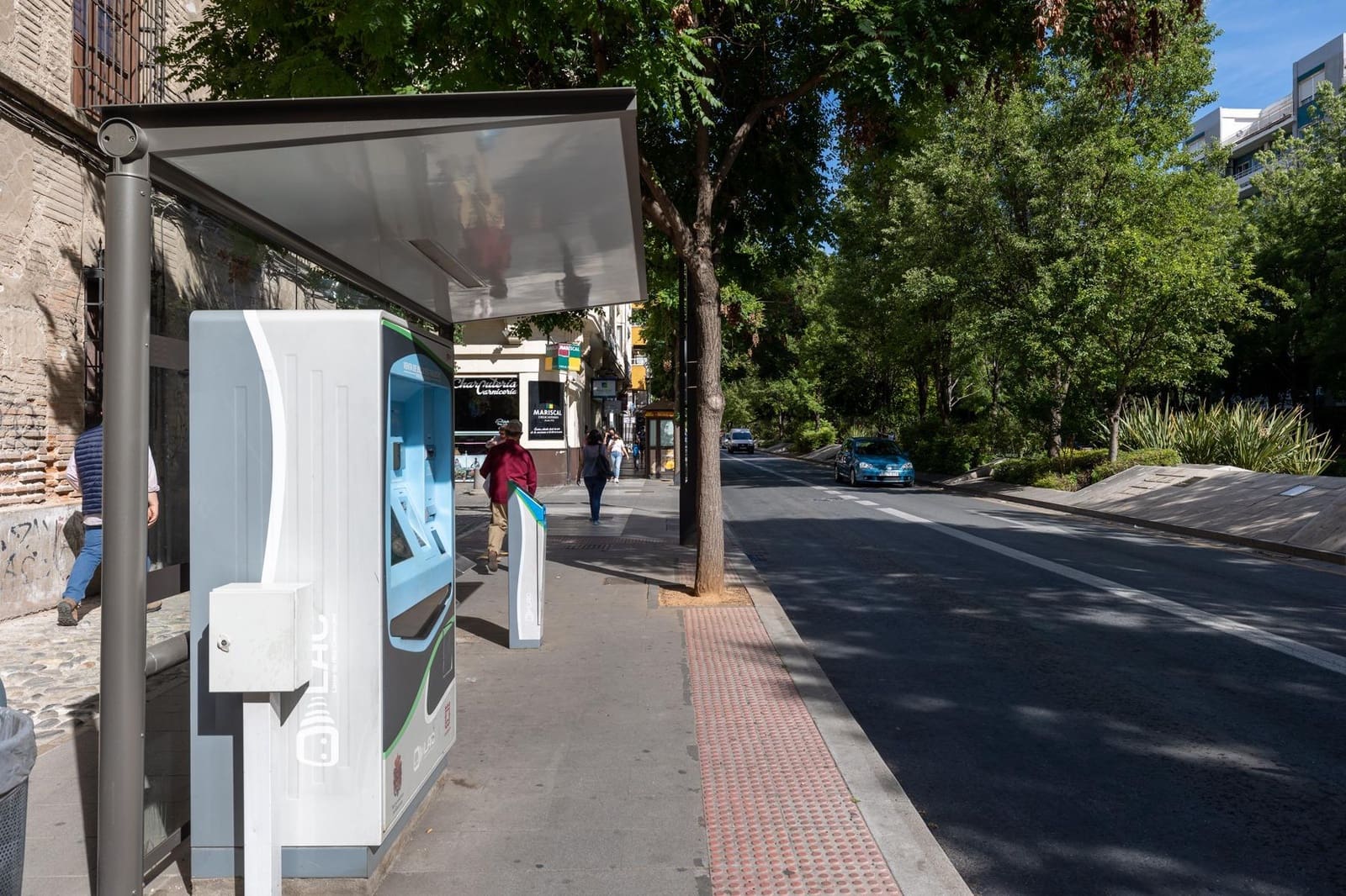 Commercial for sale in Granada city - € 143,000 (Ref: 7467341)