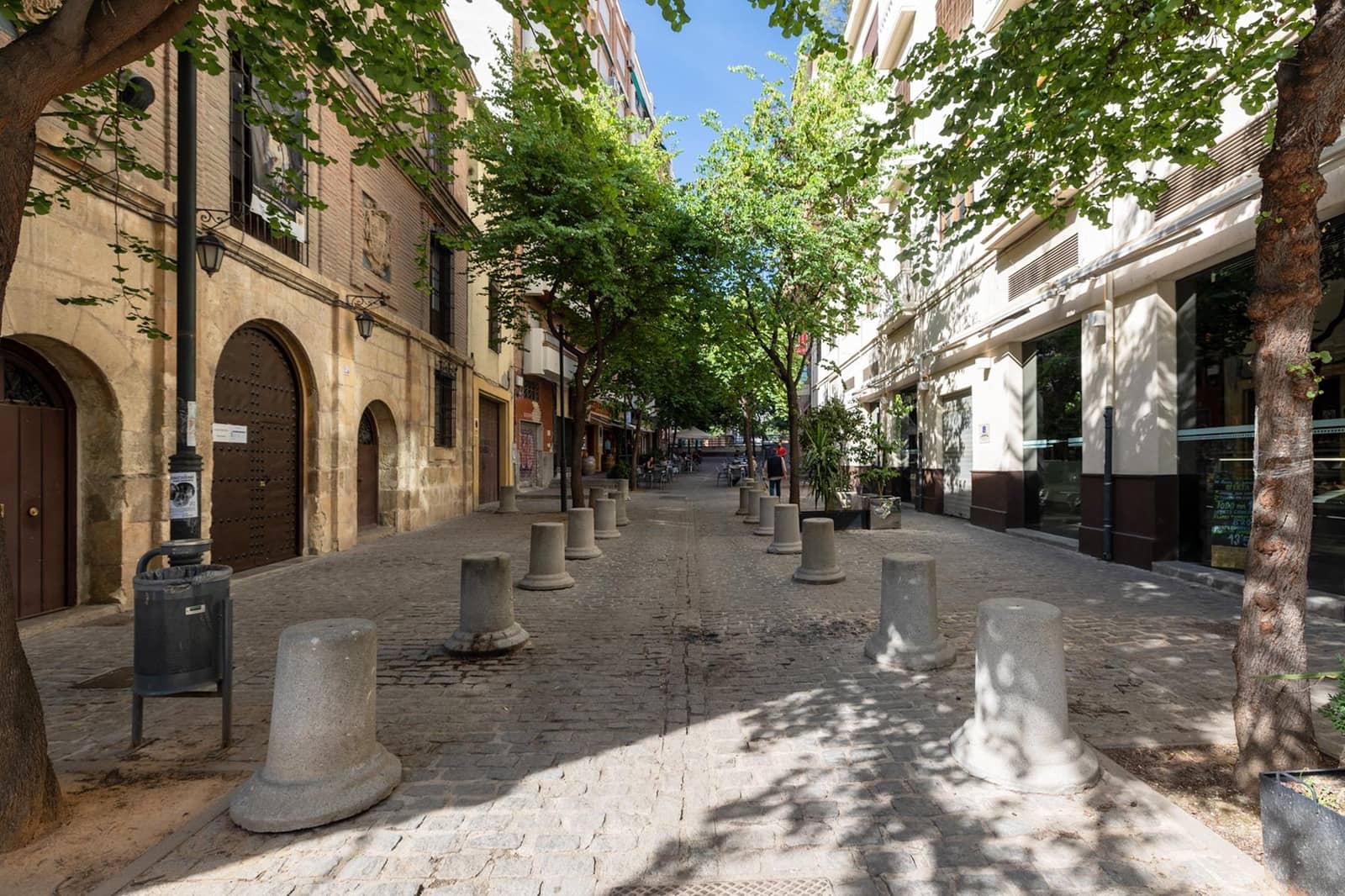 Commercial for sale in Granada city - € 143,000 (Ref: 7467341)