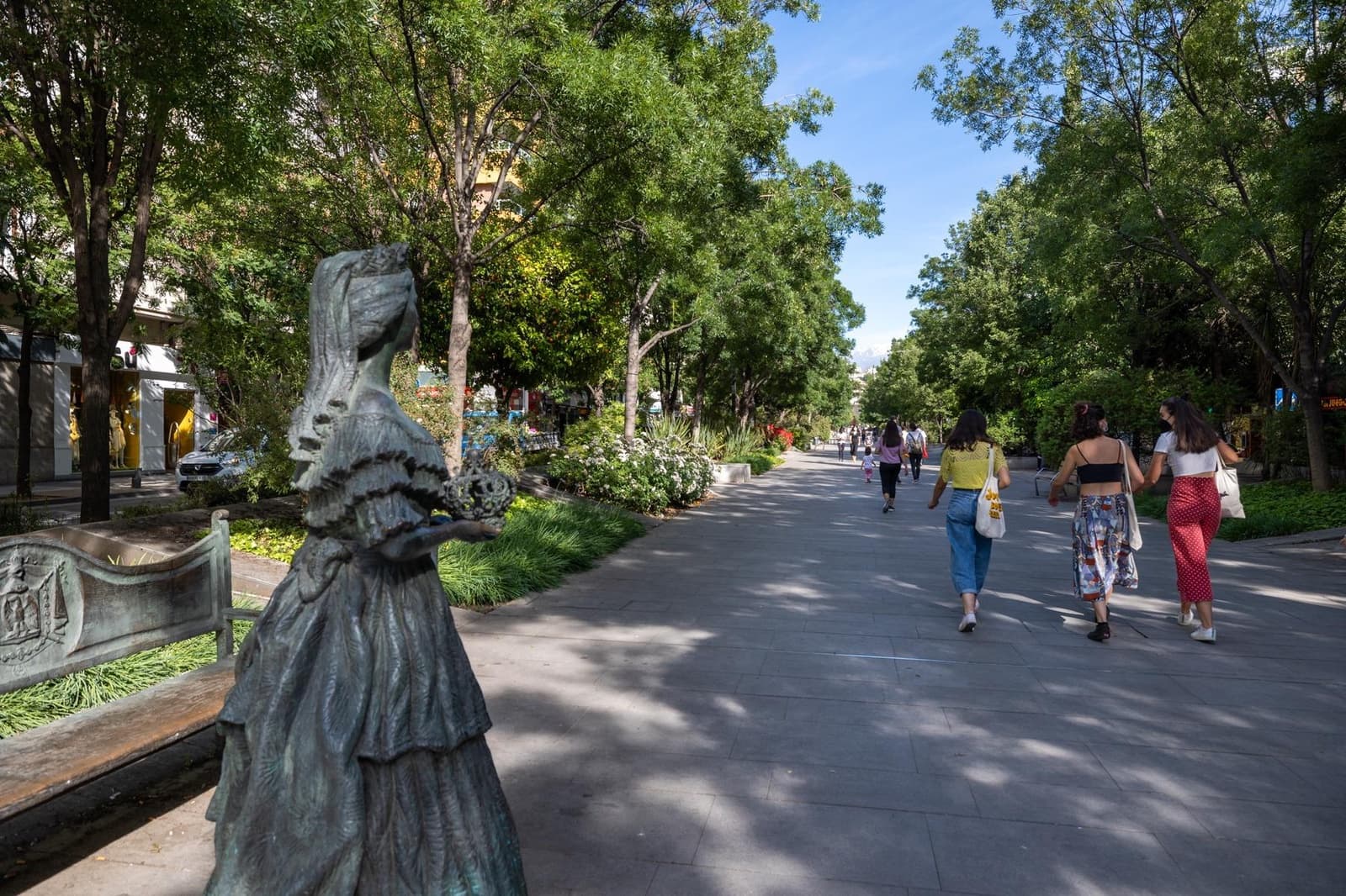 Commercial for sale in Granada city - € 143,000 (Ref: 7467341)