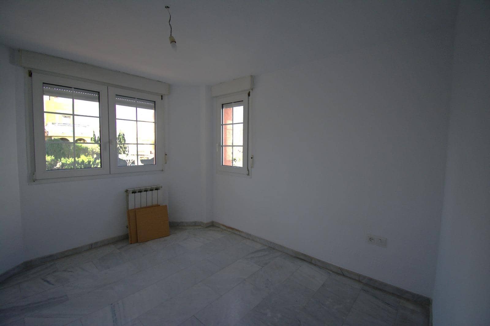 4 camera da letto Villa da affittare in Ogijares con piscina garage - 1.500 € (Rif: 7512821)