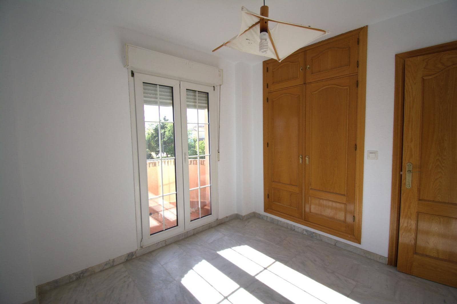 4 camera da letto Villa da affittare in Ogijares con piscina garage - 1.500 € (Rif: 7512821)