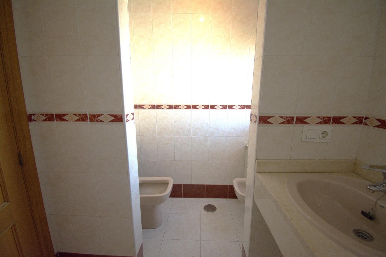 4 camera da letto Villa da affittare in Ogijares con piscina garage - 1.500 € (Rif: 7512821)