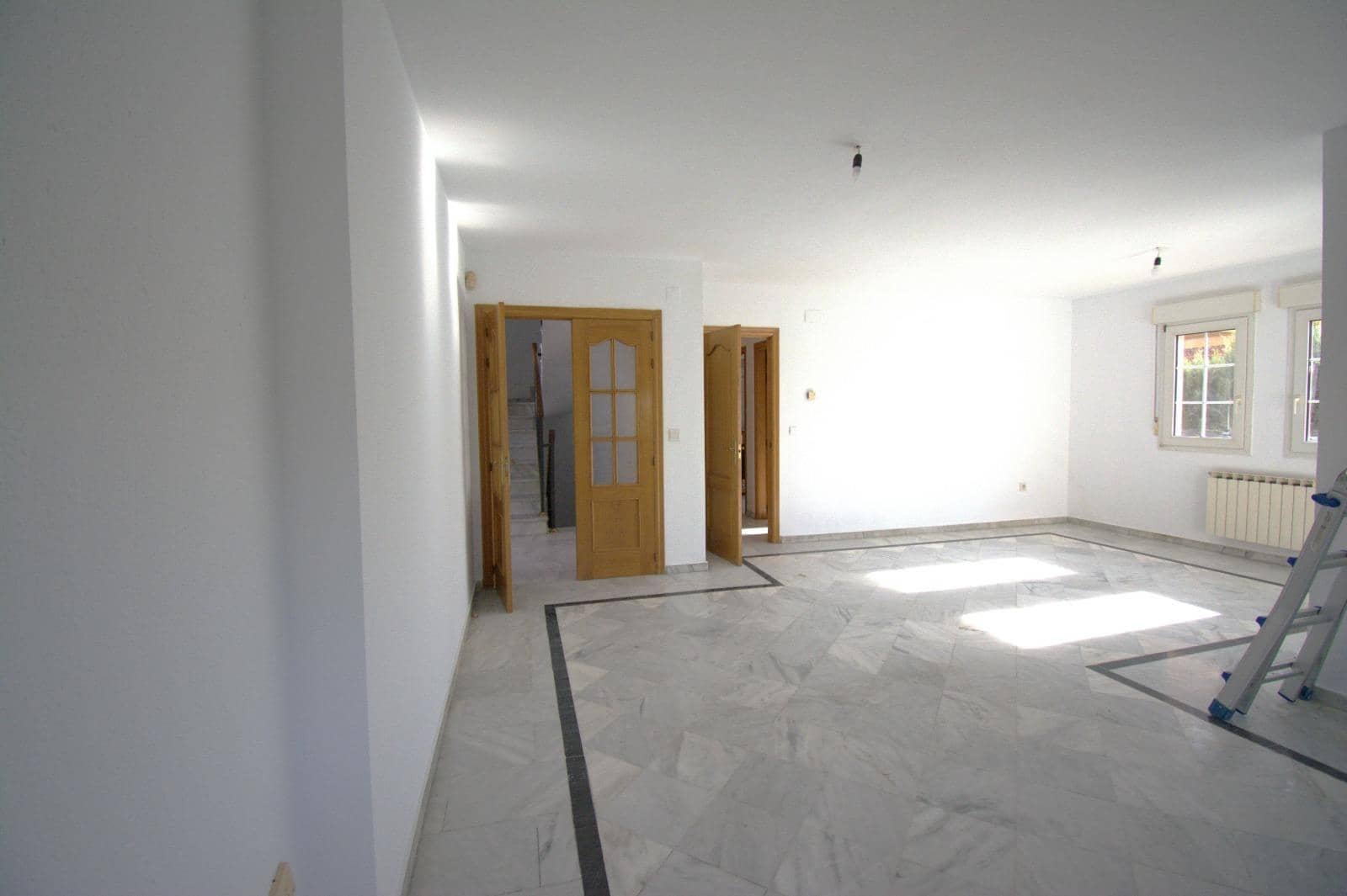4 camera da letto Villa da affittare in Ogijares con piscina garage - 1.500 € (Rif: 7512821)