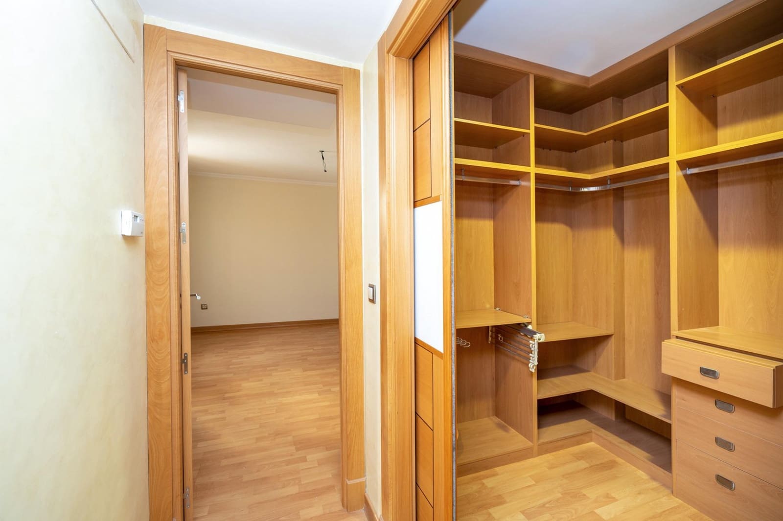 5 bedroom Townhouse for sale in Granada city with garage - € 895,000 (Ref: 7803232)