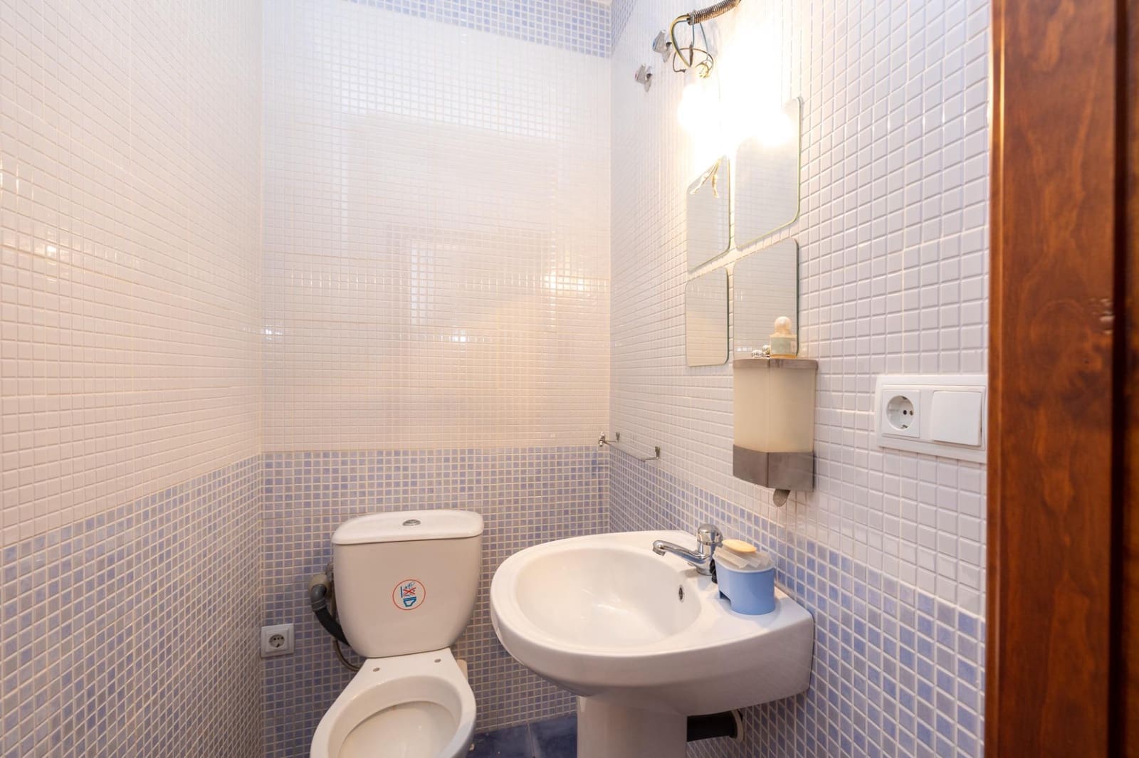 5 bedroom Townhouse for sale in Granada city with garage - € 895,000 (Ref: 7803232)