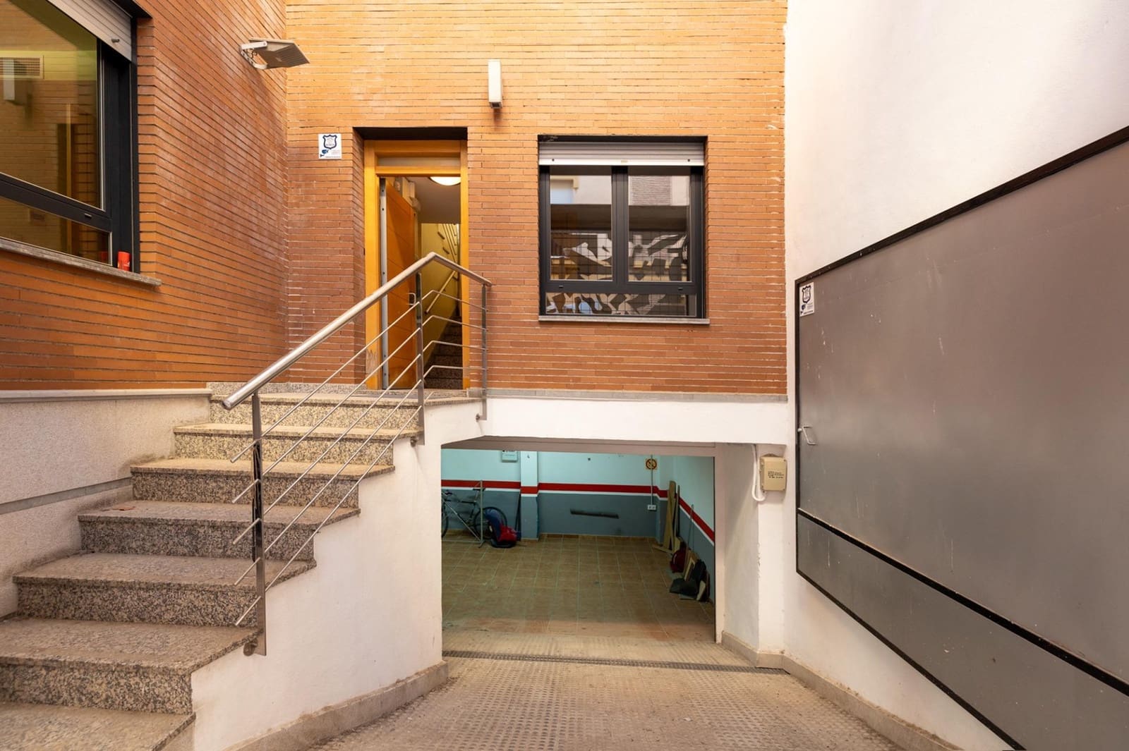 5 bedroom Townhouse for sale in Granada city with garage - € 895,000 (Ref: 7803232)