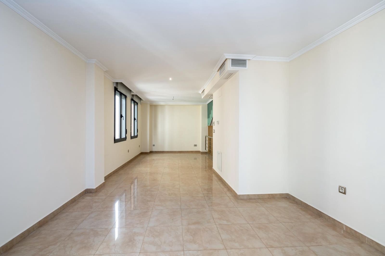 5 bedroom Townhouse for sale in Granada city with garage - € 895,000 (Ref: 7803232)