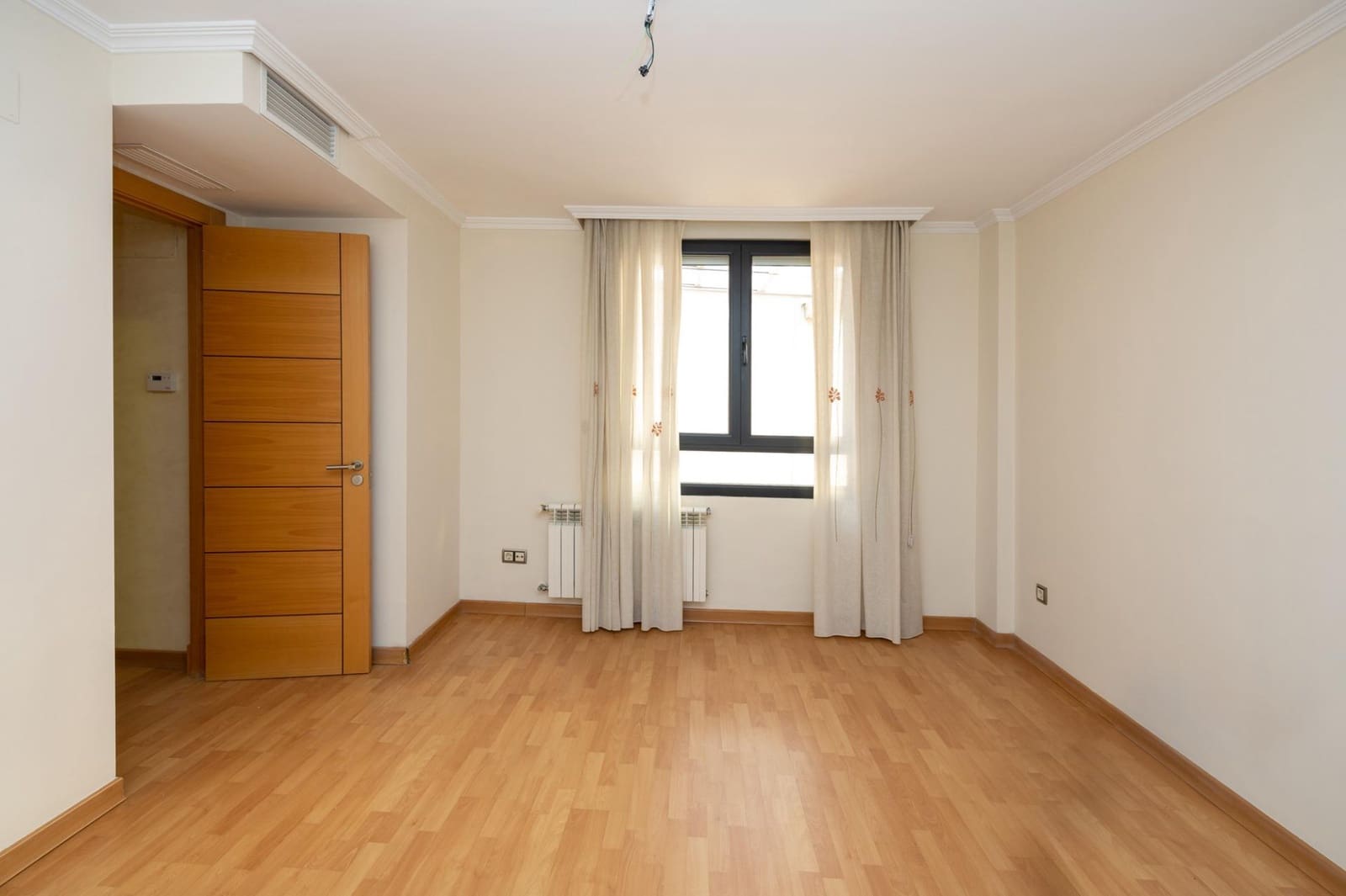 5 bedroom Townhouse for sale in Granada city with garage - € 895,000 (Ref: 7803232)