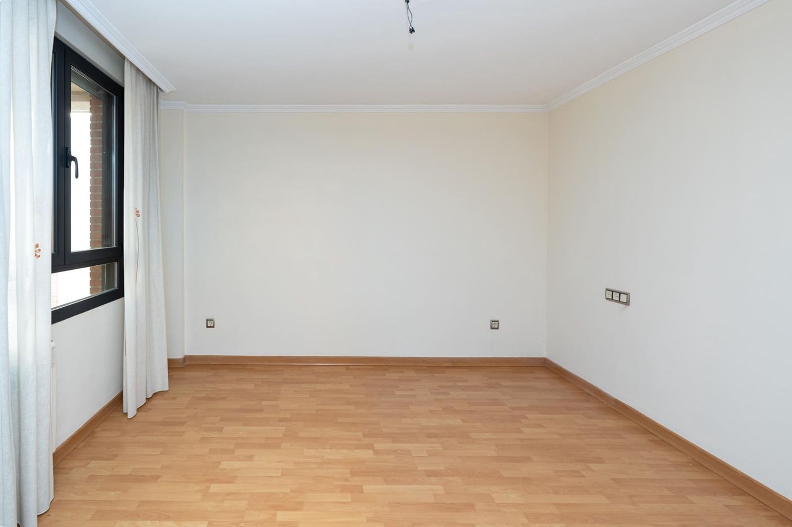 5 bedroom Townhouse for sale in Granada city with garage - € 895,000 (Ref: 7803232)