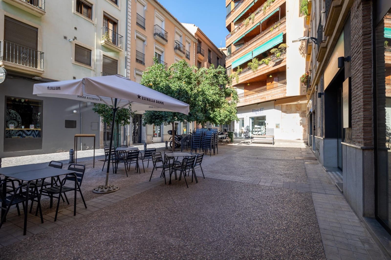 5 bedroom Townhouse for sale in Granada city with garage - € 895,000 (Ref: 7803232)