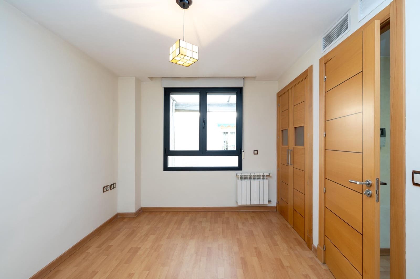 5 bedroom Townhouse for sale in Granada city with garage - € 895,000 (Ref: 7803232)