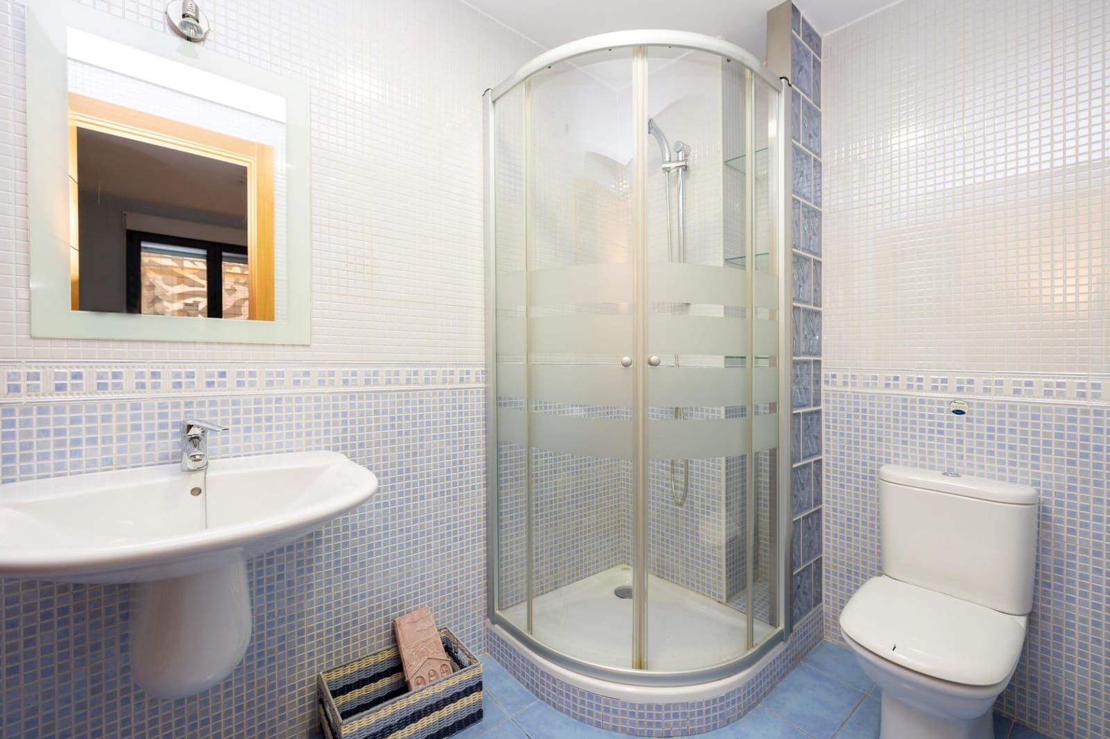 5 bedroom Townhouse for sale in Granada city with garage - € 895,000 (Ref: 7803232)