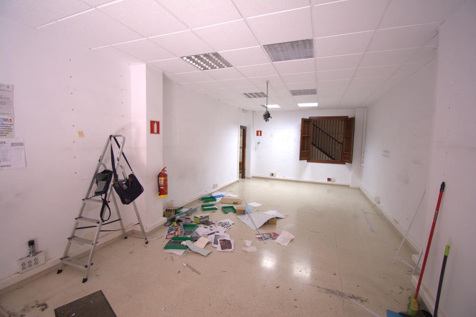 Kommersiell til leie i Granada by - € 600 (Ref: 7810418)