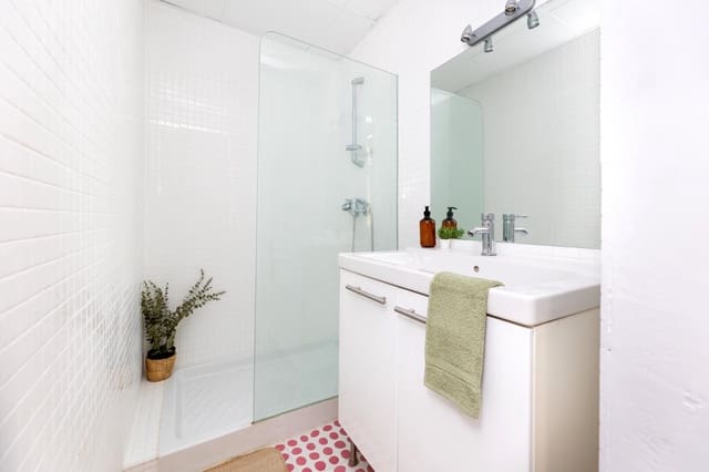 2 soveværelse Lejlighed til salg i Centro, Granada by - € 322.999 (Ref: 7980433)