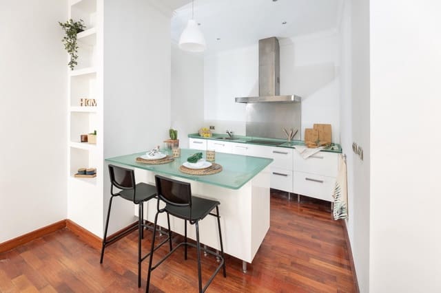 2 soveværelse Lejlighed til salg i Centro, Granada by - € 322.999 (Ref: 7980433)