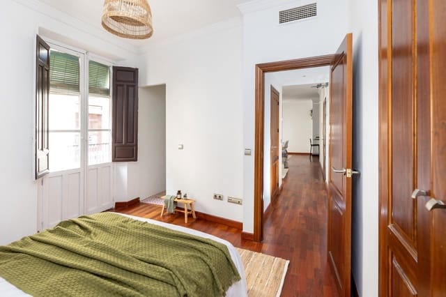 2 soveværelse Lejlighed til salg i Centro, Granada by - € 322.999 (Ref: 7980433)