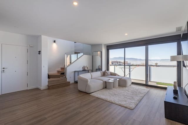 4 bedroom Flat for rent in Huétor Vega with pool garage - € 1,800 (Ref: 8032605)