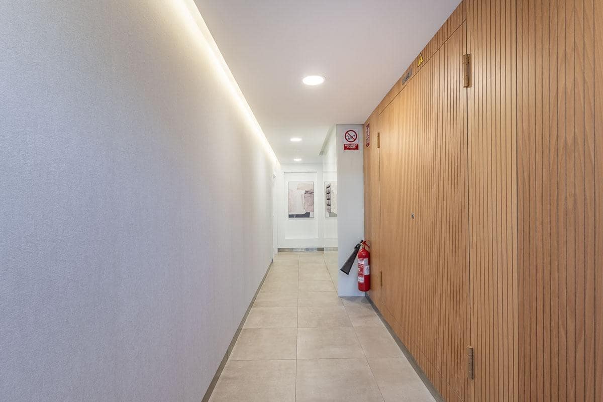 4 bedroom Flat for rent in Huetor Vega with pool garage - € 1,800 (Ref: 8032605)