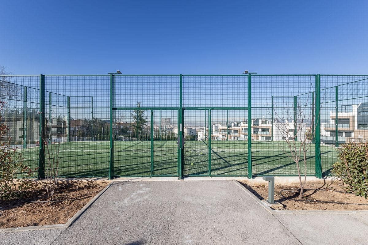 4 bedroom Flat for rent in Huetor Vega with pool garage - € 1,800 (Ref: 8032605)