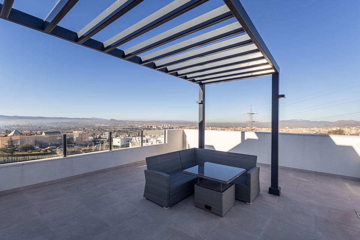 4 bedroom Flat for rent in Huetor Vega with pool garage - € 1,800 (Ref: 8032605)