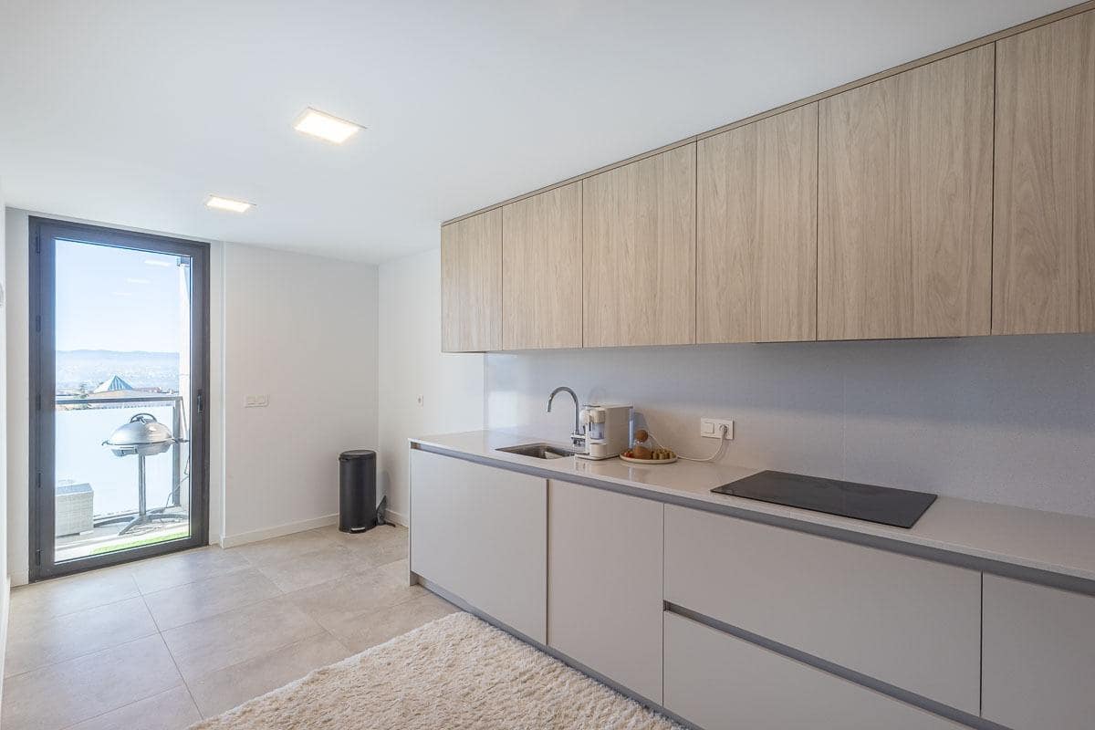 4 bedroom Flat for rent in Huetor Vega with pool garage - € 1,800 (Ref: 8032605)