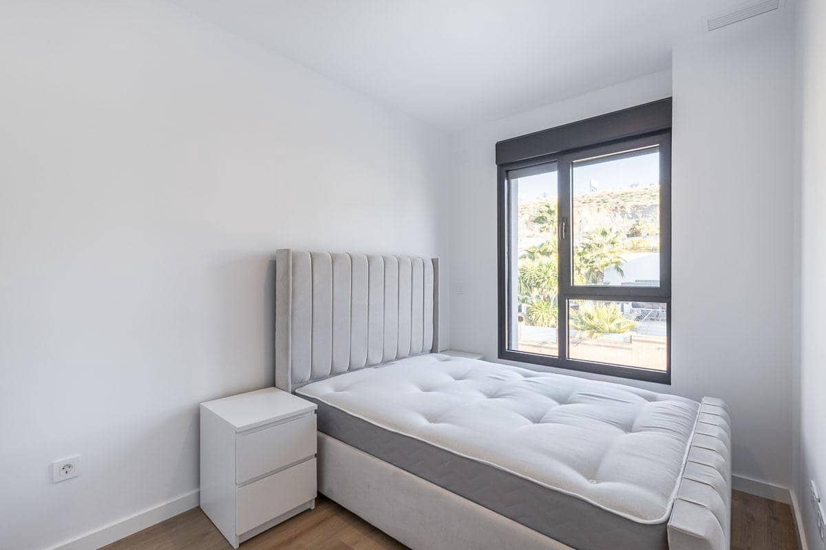 4 bedroom Flat for rent in Huetor Vega with pool garage - € 1,800 (Ref: 8032605)