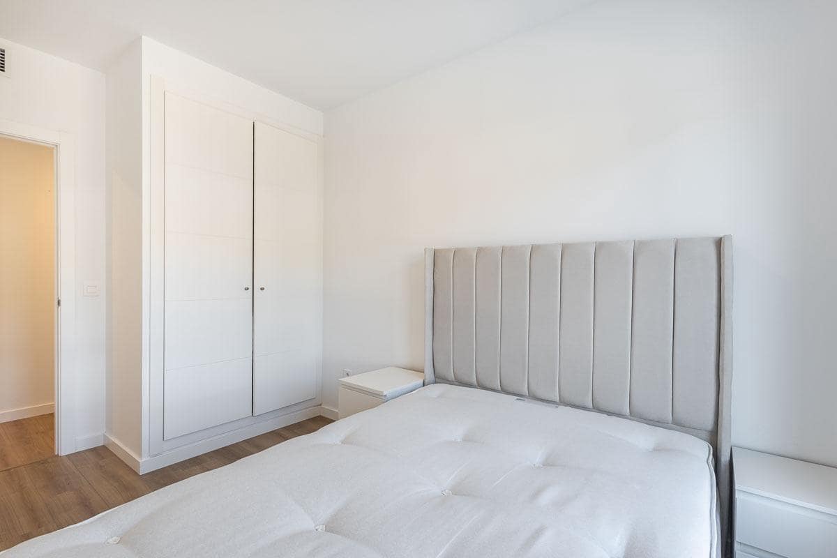 4 bedroom Flat for rent in Huetor Vega with pool garage - € 1,800 (Ref: 8032605)