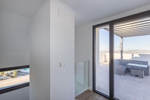 4 bedroom Flat for rent in Huétor Vega with pool garage - € 1,800 (Ref: 8032605)