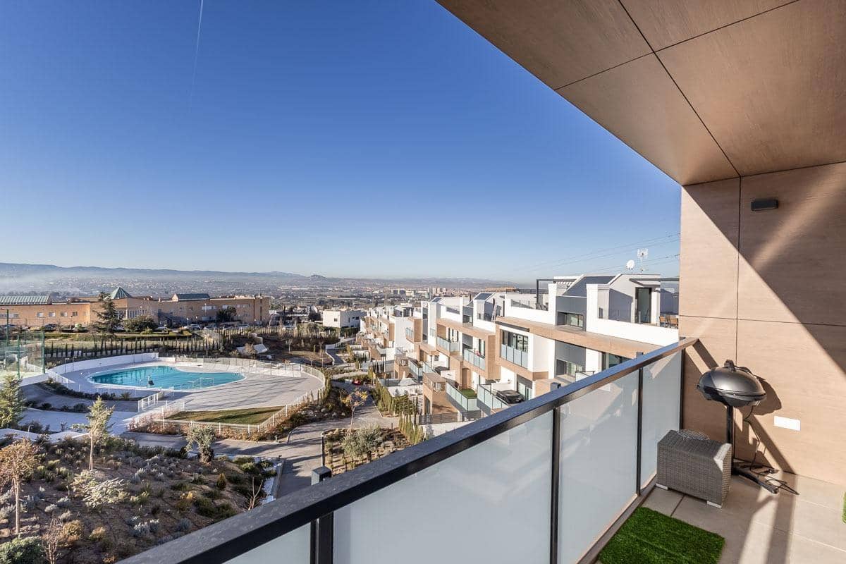 4 bedroom Flat for rent in Huetor Vega with pool garage - € 1,800 (Ref: 8032605)