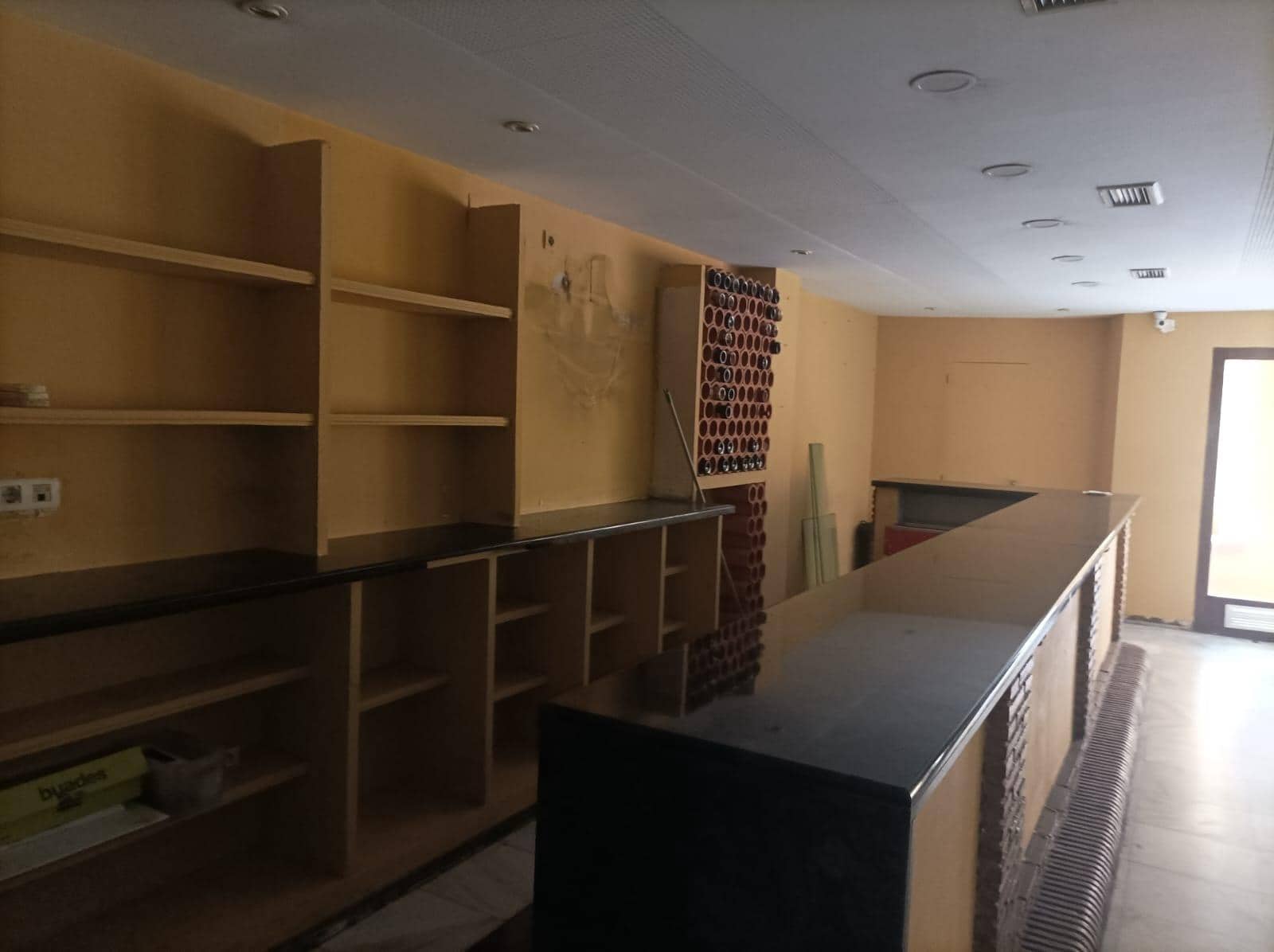 Kaupallinen vuokrattavana paikassa Granada kaupunki - 3 500 € (Ref: 8124124)