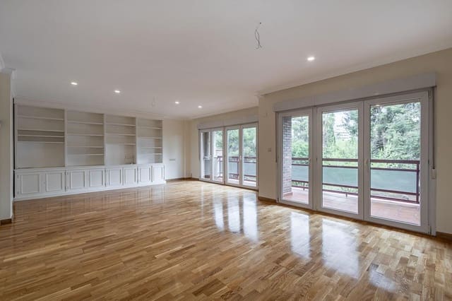 3 slaapkamer Flat te huur in Granada stad met garage - € 1.650 (Ref: 8195479)