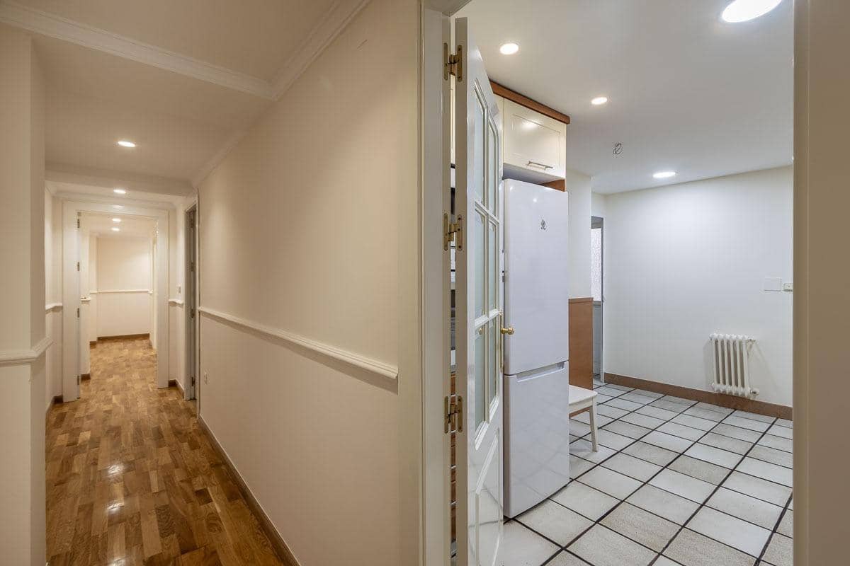 3 slaapkamer Flat te huur in Granada stad met garage - € 1.650 (Ref: 8195479)