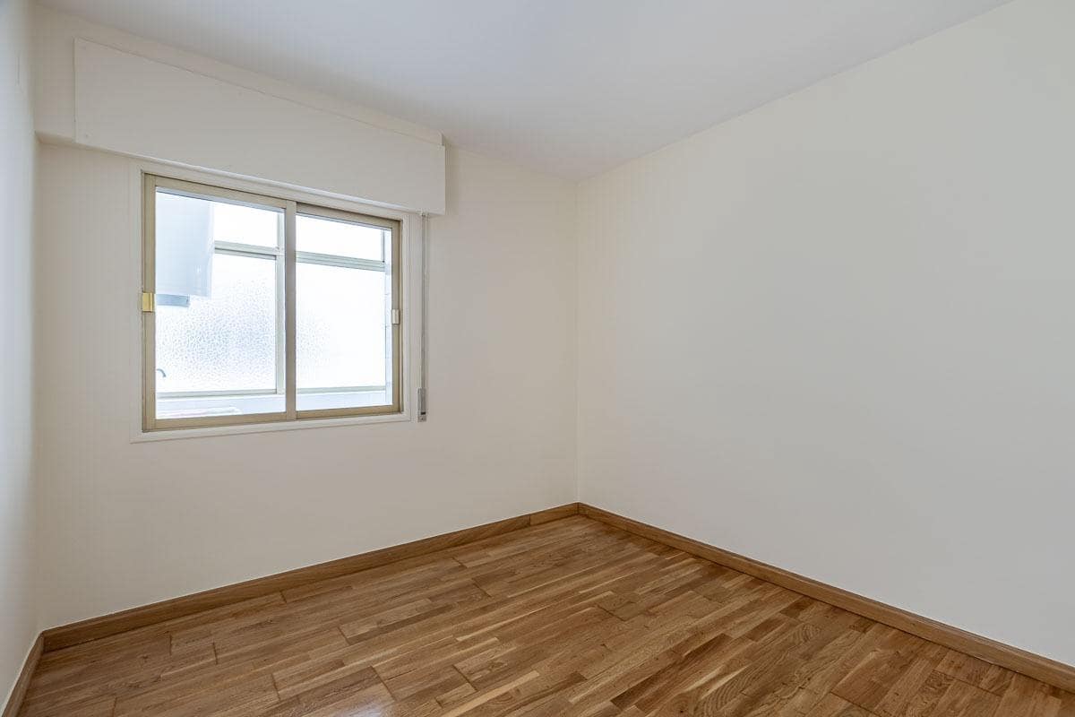 3 slaapkamer Flat te huur in Granada stad met garage - € 1.650 (Ref: 8195479)