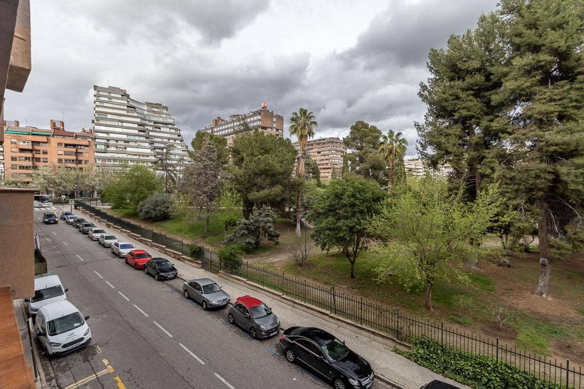 3 slaapkamer Flat te huur in Granada stad met garage - € 1.650 (Ref: 8195479)