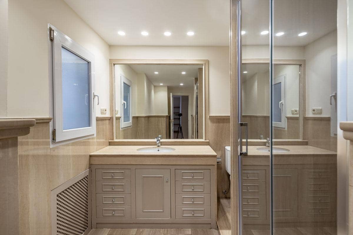 3 slaapkamer Flat te huur in Granada stad met garage - € 1.650 (Ref: 8195479)