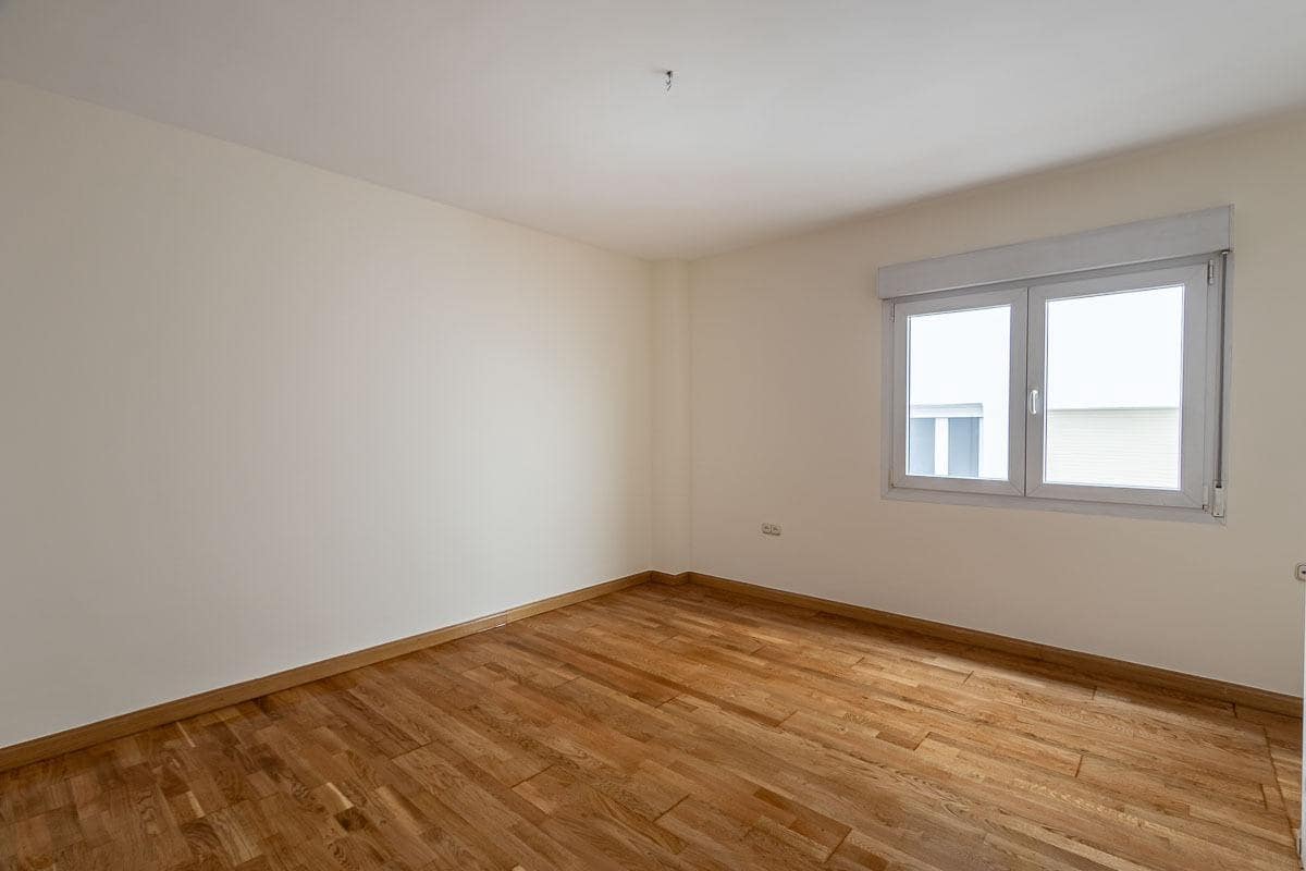 3 slaapkamer Flat te huur in Granada stad met garage - € 1.650 (Ref: 8195479)