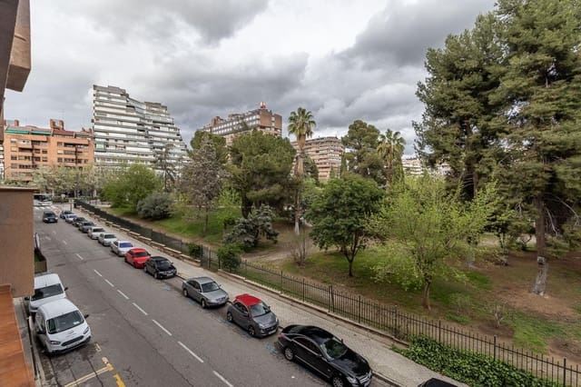 3 slaapkamer Flat te huur in Granada stad met garage - € 1.650 (Ref: 8195479)