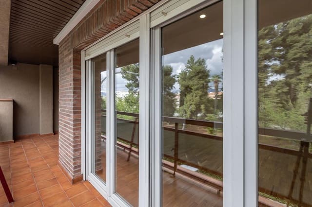 3 slaapkamer Flat te huur in Granada stad met garage - € 1.650 (Ref: 8195479)