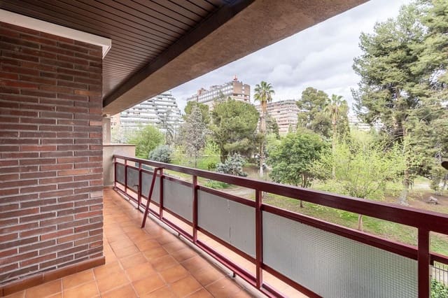 3 slaapkamer Flat te huur in Granada stad met garage - € 1.650 (Ref: 8195479)