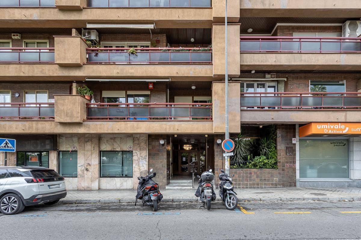 3 slaapkamer Flat te huur in Granada stad met garage - € 1.650 (Ref: 8195479)