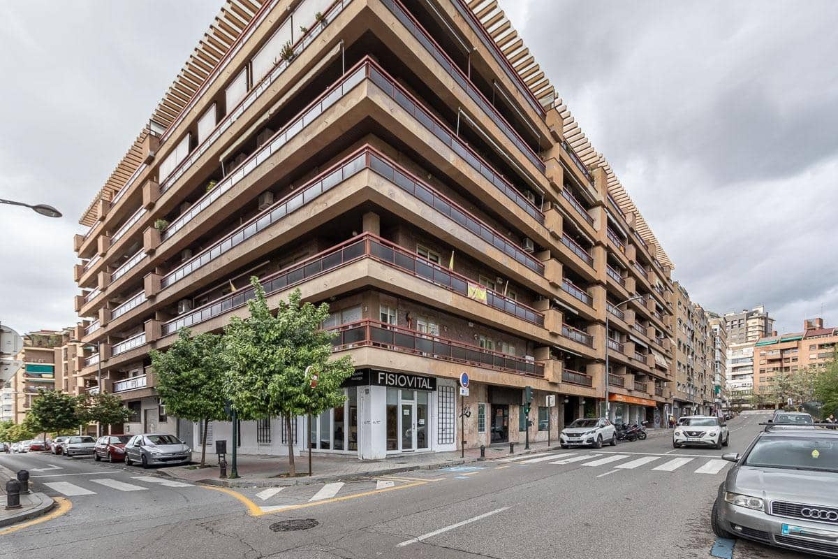 3 slaapkamer Flat te huur in Granada stad met garage - € 1.650 (Ref: 8195479)